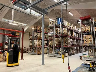 Sjældent udbudt lagerhal med port og tilhørende kontor