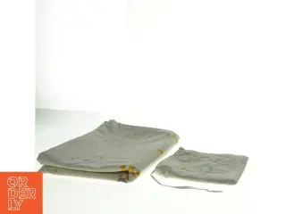 Sengetøj med svanedesign (str. 95 x 124 cm)