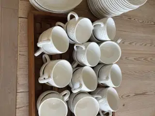 28 kaffekopper incl. underkopper