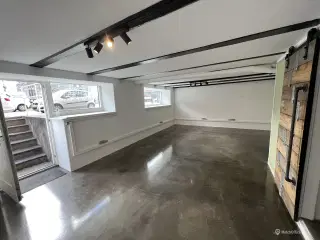 Erhvervslokale til leje – 71 m² kælderlokale i Dyssegård