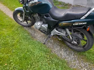 Honda cb 500