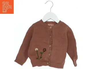 Børnecardigan med blomsterdetaljer fra Wheat (str. 80)