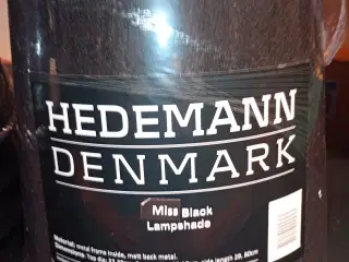 Sorte lampeskærme