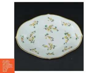 Porcelænsfad med blomstermotiv fra Royal Copenhagen (str. 23 x 16 cm)