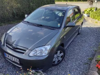 Velkørende Toyota Corolla dirsel