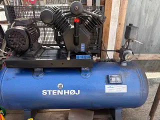 Stenhøj kompressor