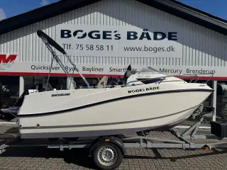 Quicsilver Activ 455 Cabin med F60 Mercury-EFI og 1300 kg Brenderup bådtrailer