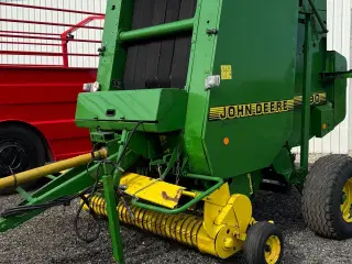 John Deere 590
