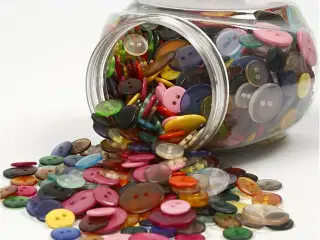 Assorterede Knapper 12-20 mm, 800 stk. i Plast
