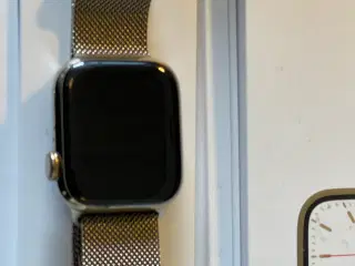 Apple Watch S7 41 GOLD