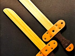 To træsværd - Vikingesværd - 45 cm lange