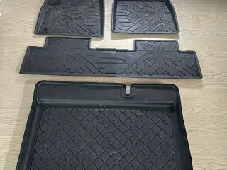 Gummimåtter og bagage rumsbakke. Renault megane et