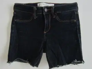 Str. ca. 140, Abercrombie & Fitch shorts