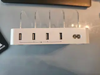 Usb ladestation 4 alm usb udtag 220 volt