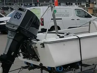 Yamaha 85hk elstart og powertrim 