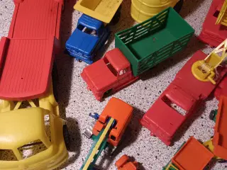 Legetøjsbiler i plastik