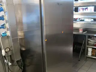 Køleskab ELECTROLUX RE471FN uden indhold