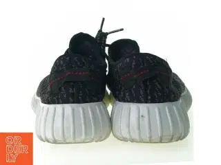 Træningssko fra yeezy x Adidas (str. 29 cm)