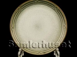 Rune Kagetallerken 17 cm. - Quistgaard Design.