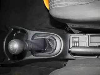 Toyota Yaris 1,0 VVT-I T1 69HK 5d