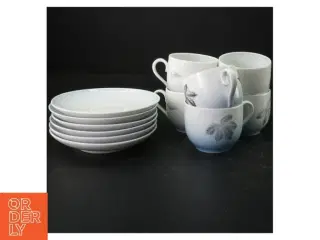 Porcelænskopper og tallerken fra B&G (str. Tallerkenen 14 cm i diameter. kro, 7 cm i diameter)