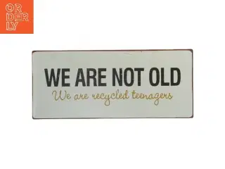 Metal skilt med tekst fra LaFinesse (str. 30,5x13 cm)