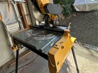 Bordrundsav DeWalt