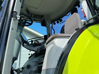 CLAAS Axion 960 Med GPS anlæg og stor dæk montering. Dansk traktor fra ny