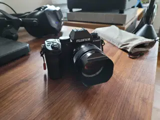 Fujifilm X-S20 + 35mm