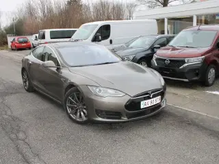 Tesla Model S  85D