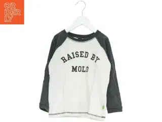 Langærmet T-shirt &#39;Raised by Molo&#39; fra Molo (str. 110)