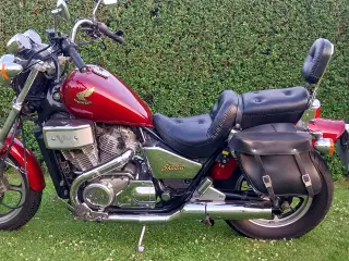 Honda vt 700 shadow 