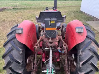 IH B-414 med nyere dæk