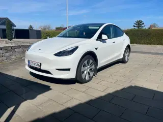 Tesla Model Y  RWD
