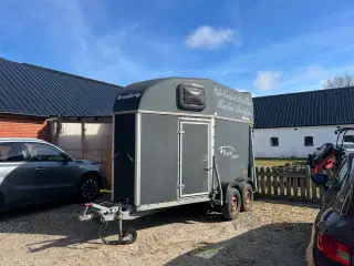 Brenderup Exclusive med sadelrum