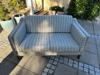 Fin 2-personers sofa