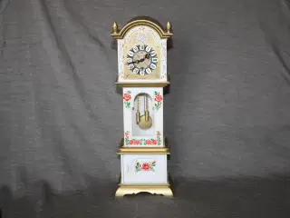 Miniature Standur til dukkehus højde 26,5 cm 