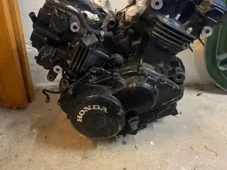 Honda VF1000R motor