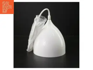 Ny Hvid pendellampe (str. Ø 16 cm)