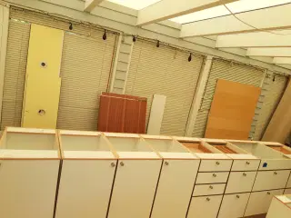 Pæn hvid Svane køkken sælges