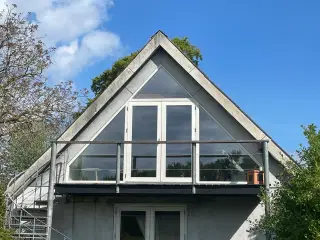 Glasgavl med dobbeltdør