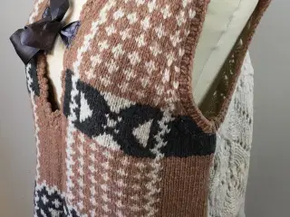 Odd Molly, strikvest, str 42