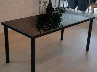Spisebord med hærdet glas