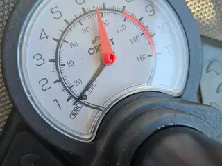 CRIVIT AIR PUMPE MED MANOMETER 