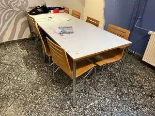 2 stk. spisebord med 8 stk. stole