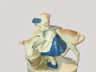 Figur: Pige med kalv