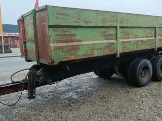 - - - Lastbilen vogn ca. 16 tons med bremser