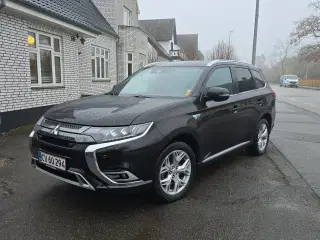 Mitsubishi Outlander 2,4 PHEV Instyle CVT 4WD