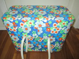 VINTAGE KØLETASKE MED BLOMSTER.