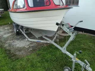 16 fod jolle 55 hk incl. Trailer
